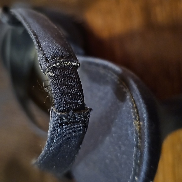 S.R.O- Women’s- 9- Navy Strap Heels with Heel stretch 3.5inch High Heel - Picture 6 of 6